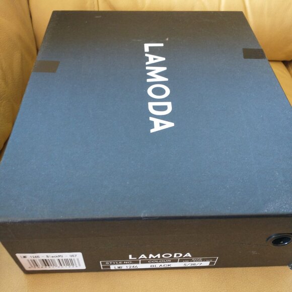 Black Knee-High Women's Boots - Picture 6 of 6